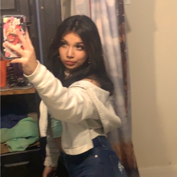 Meet your Posher, Gia - Picture 7 of 15